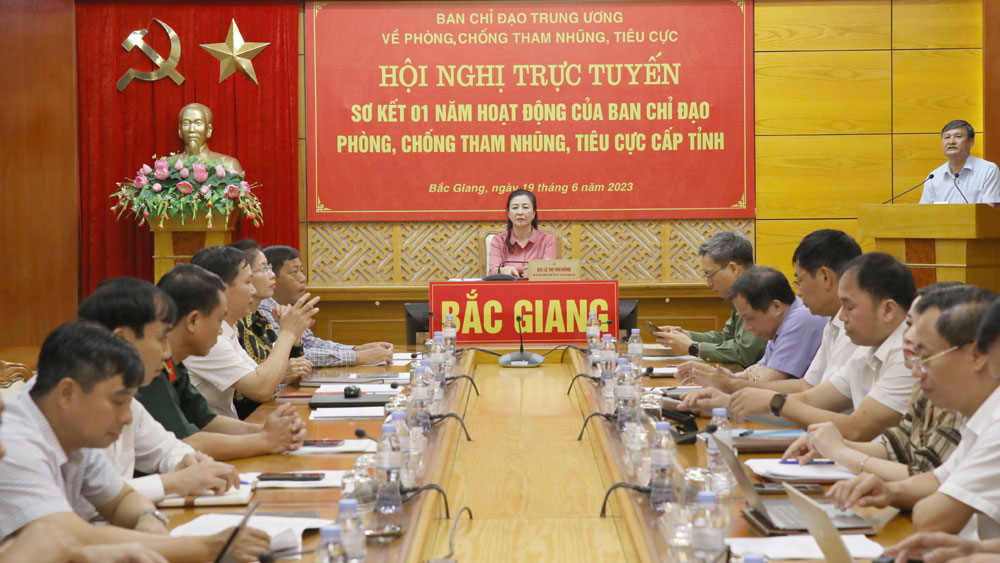 Các đại biểu dự tại điểm cầu Bắc Giang.