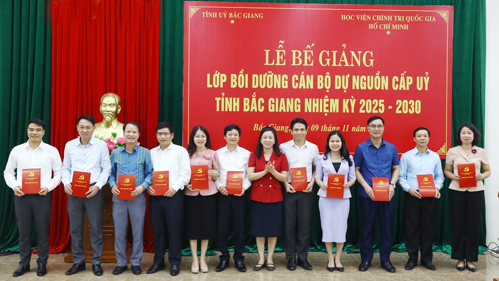 Bắc Giang: 65 cán bộ nguồn cấp ủy tỉnh nhiệm kỳ 2025-2030 hoàn thành chương trình bồi dưỡng