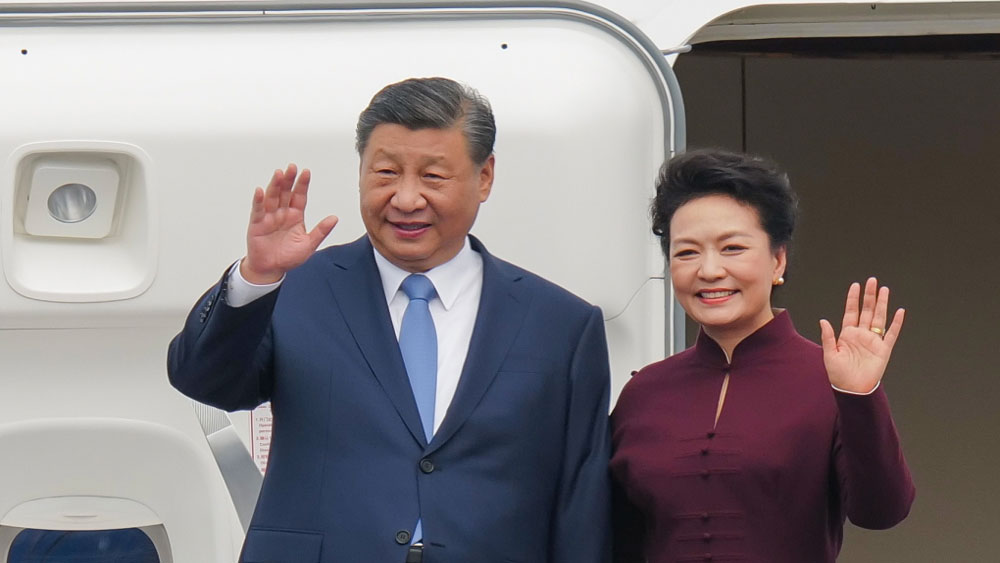 Tổng Bí thư, Chủ tịch nước Trung Quốc Tập Cận Bình đến Hà Nội, bắt đầu chuyến thăm cấp Nhà nước...
