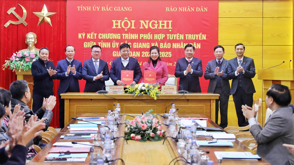 Tỉnh ủy Bắc Giang và Báo Nhân Dân ký kết chương trình phối hợp tuyên truyền