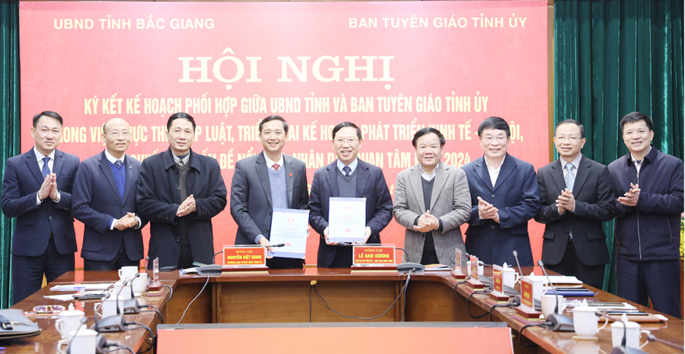 Bắc Giang: UBND tỉnh và Ban Tuyên giáo Tỉnh ủy ký kết kế hoạch phối hợp