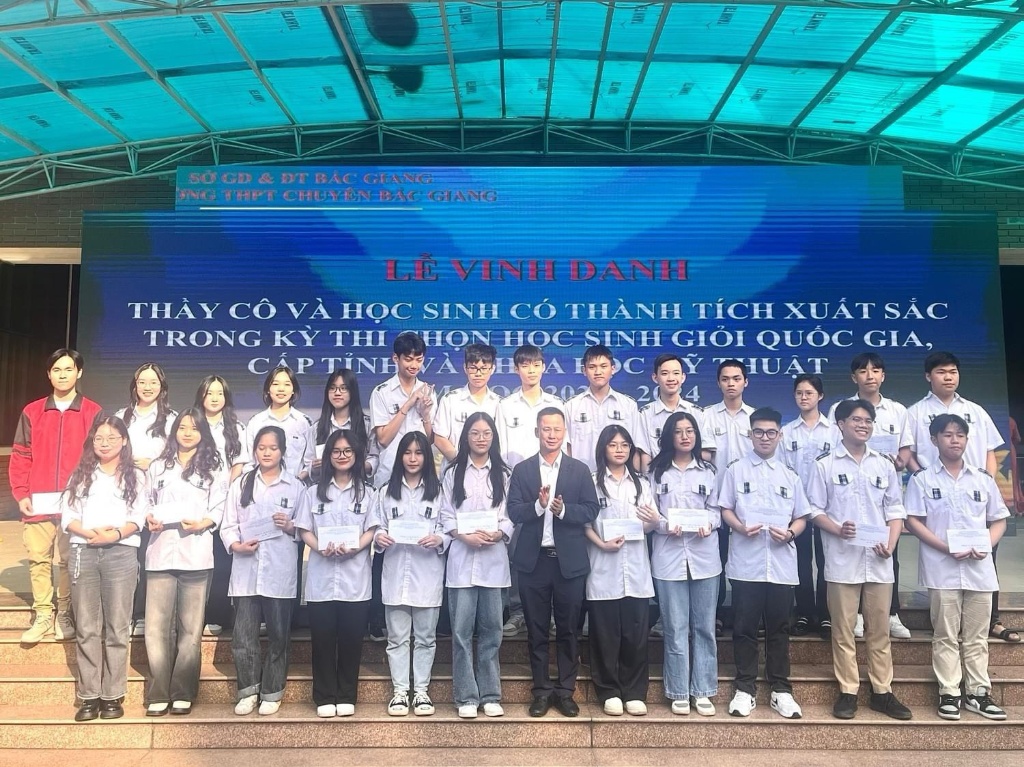 Agribank Chi nhánh tỉnh Bắc Giang  đồng hành cùng ngành Giáo dục và Đào tạo tỉnh Bắc Giang