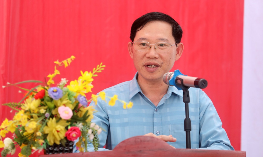 Chủ tịch UBND tỉnh Lê Ánh Dương dự lễ trao nhà đại đoàn kết tại huyện Tân Yên|https://dcs.bacgiang.gov.vn/zh_CN/detail/-/asset_publisher/M0UUAFstbTMq/content/chu-tich-ubnd-tinh-le-anh-duong-du-le-trao-nha-ai-oan-ket-tai-huyen-tan-yen